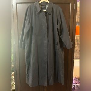 Vintage Burberry Trench Coat Women’s Size L/XL (18 regular)